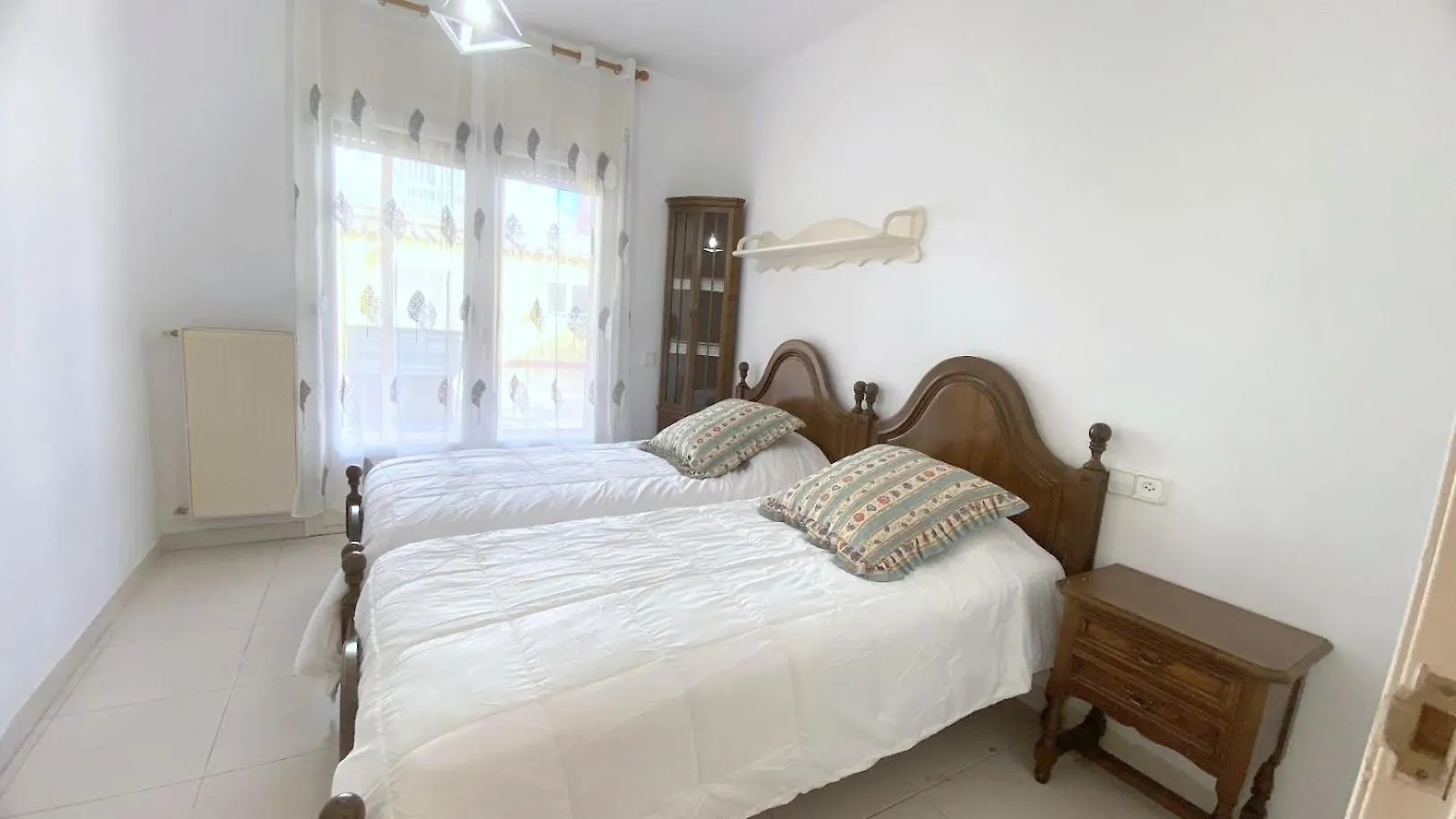 Dr Arruga Apartment Roses